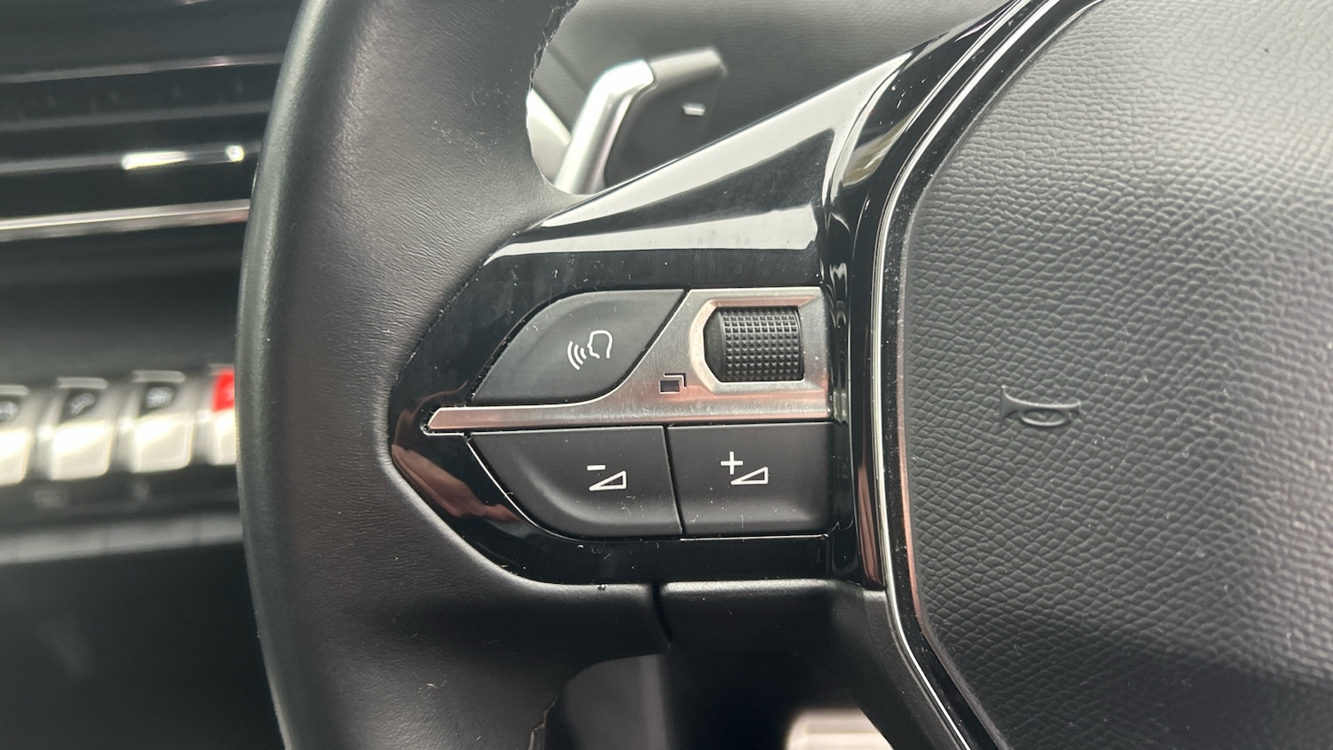 Used Peugeot 3008 2022 for sale - 77145130: Photo 24