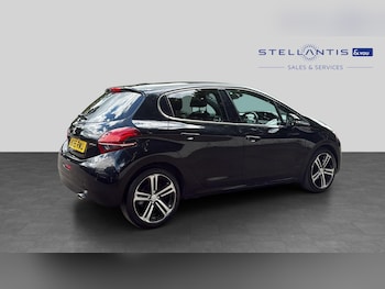 Used Peugeot 208 2015 for sale - 79076797: Photo
