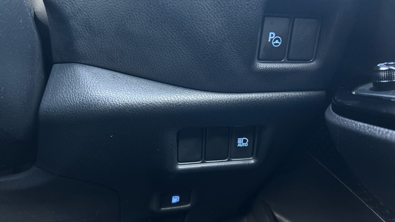 Used Toyota C-HR 2023 for sale - 77121206: Photo 34