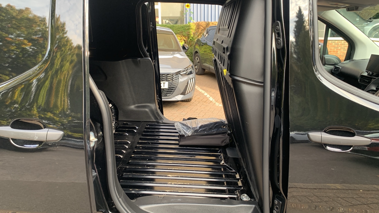 Used Peugeot Partner 2024 for sale - 76139414: Photo 33