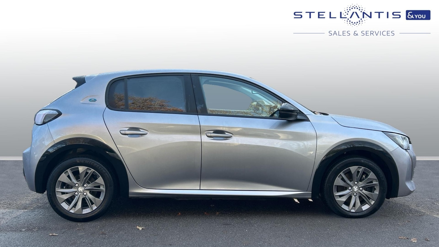 Used Peugeot 208 2023 for sale - 76942811: Photo 2