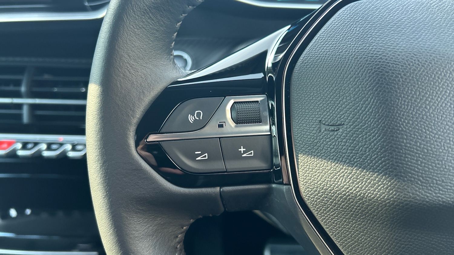 Used Peugeot 208 2023 for sale - 76942811: Photo 23