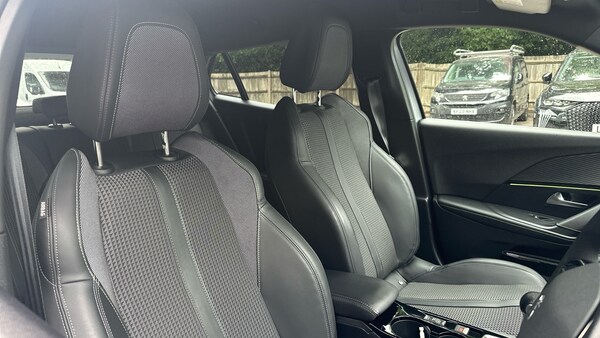 Used Peugeot 2008 2023 for sale - 75340682: Photo 42