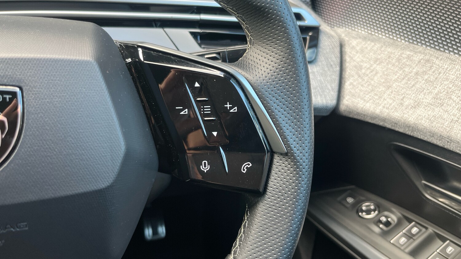 Used Peugeot 3008 2024 for sale - 75942585: Photo 24