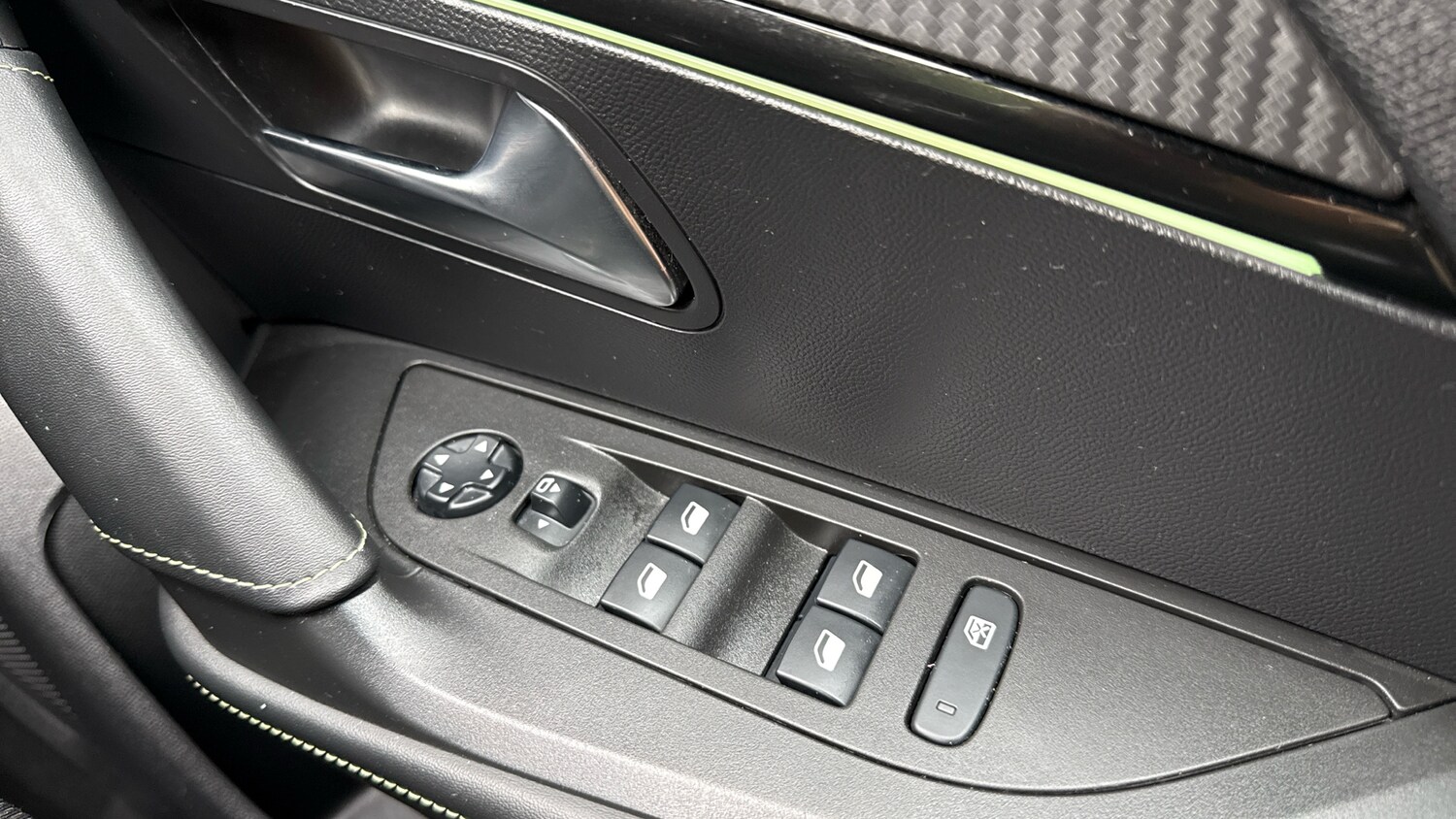 Used Peugeot 2008 2021 for sale - 76248403: Photo 22