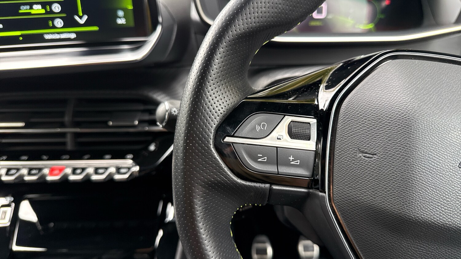 Used Peugeot 2008 2021 for sale - 76248403: Photo 23