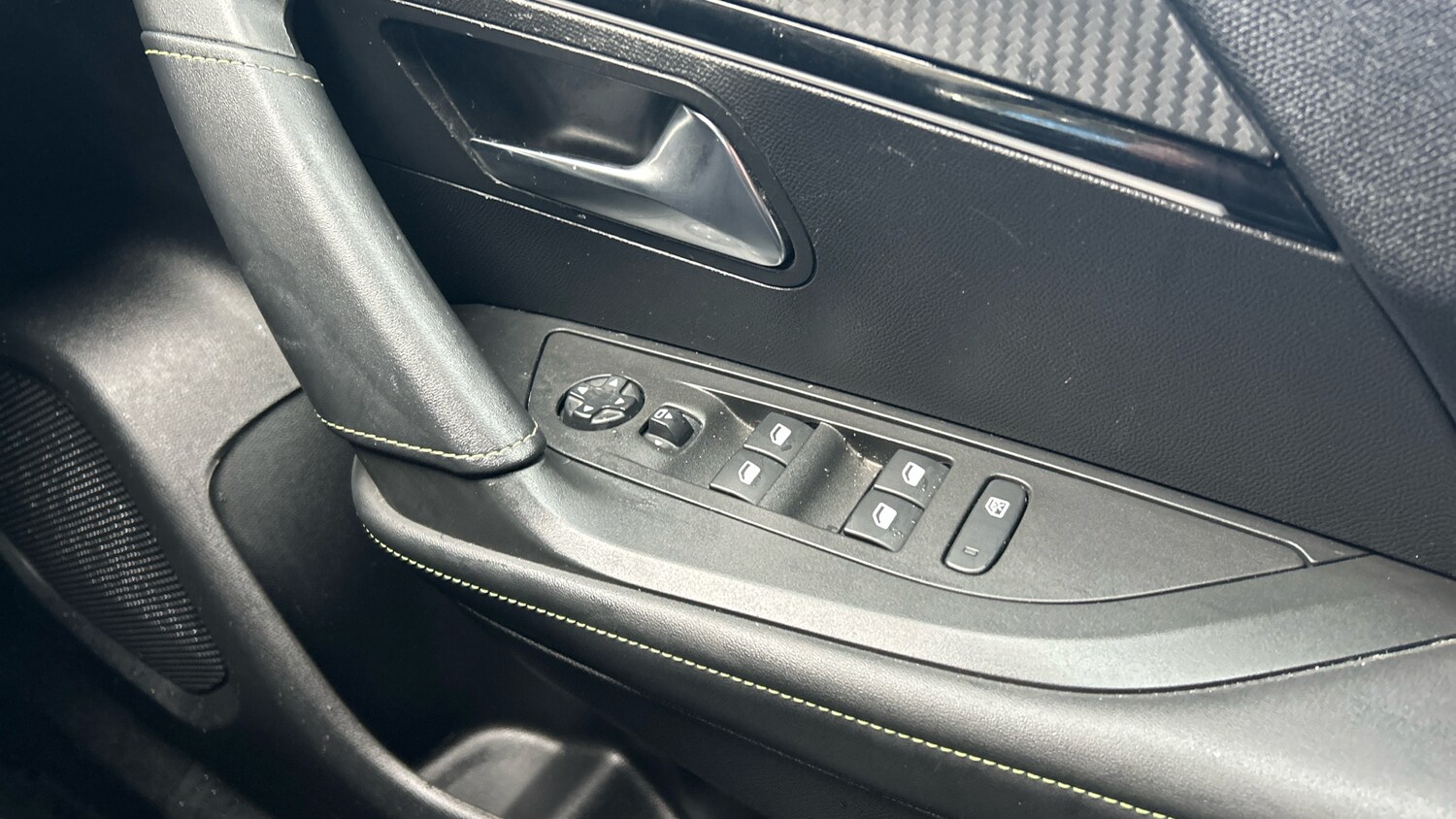 Used Peugeot 2008 2022 for sale - 77218101: Photo 22