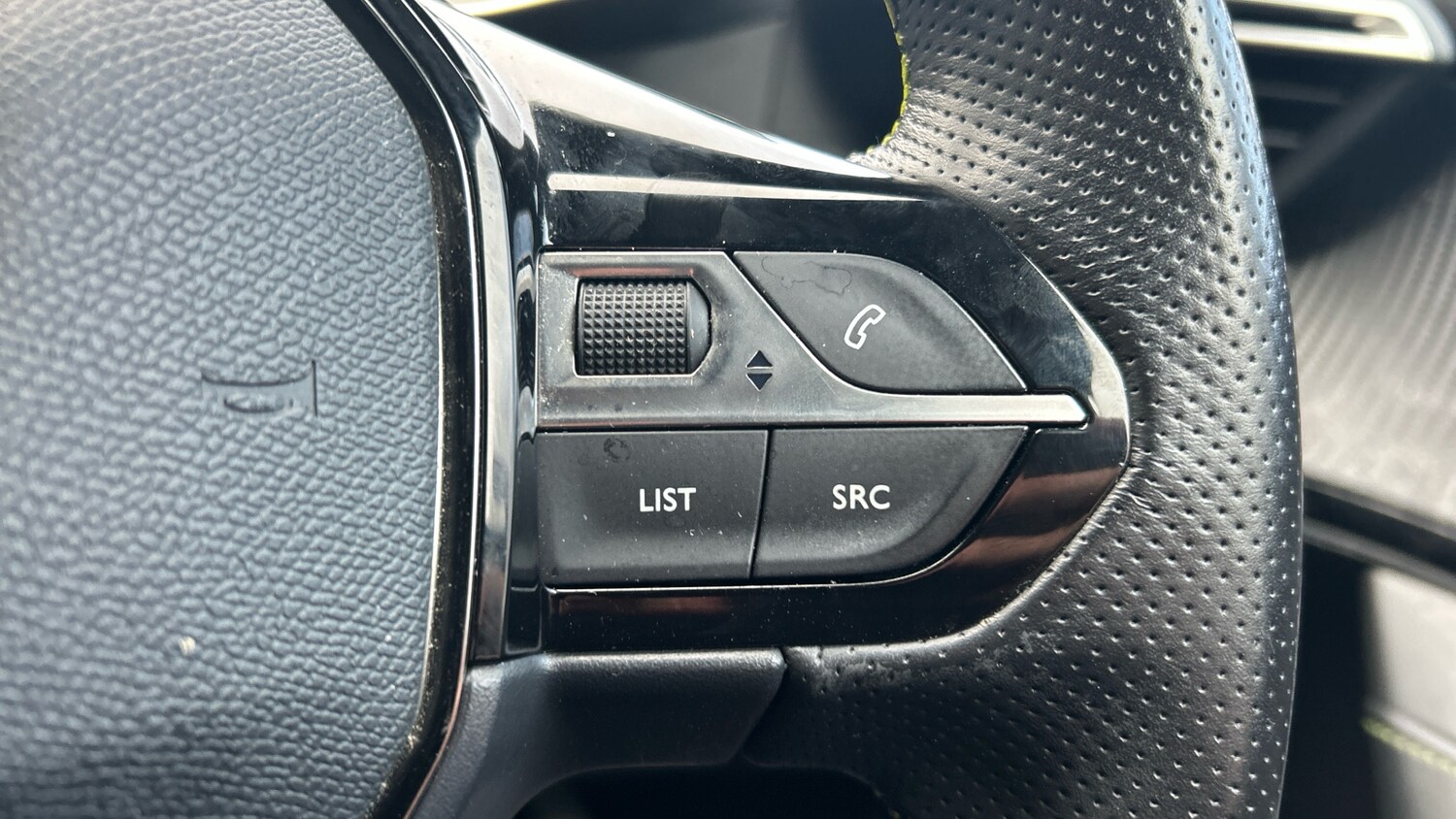 Used Peugeot 2008 2022 for sale - 77218101: Photo 24