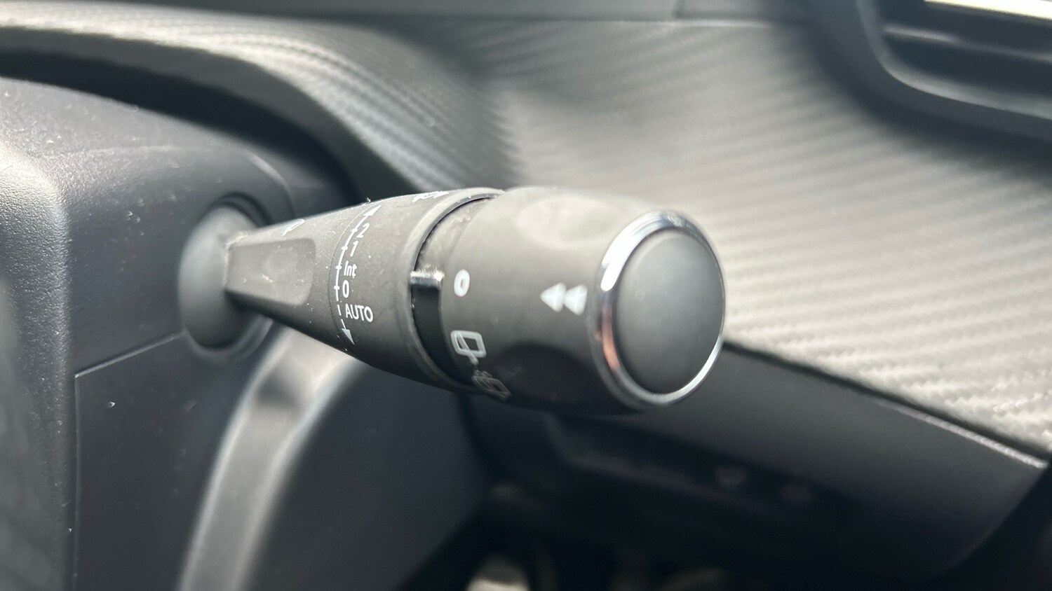 Used Peugeot 2008 2022 for sale - 77218101: Photo 28