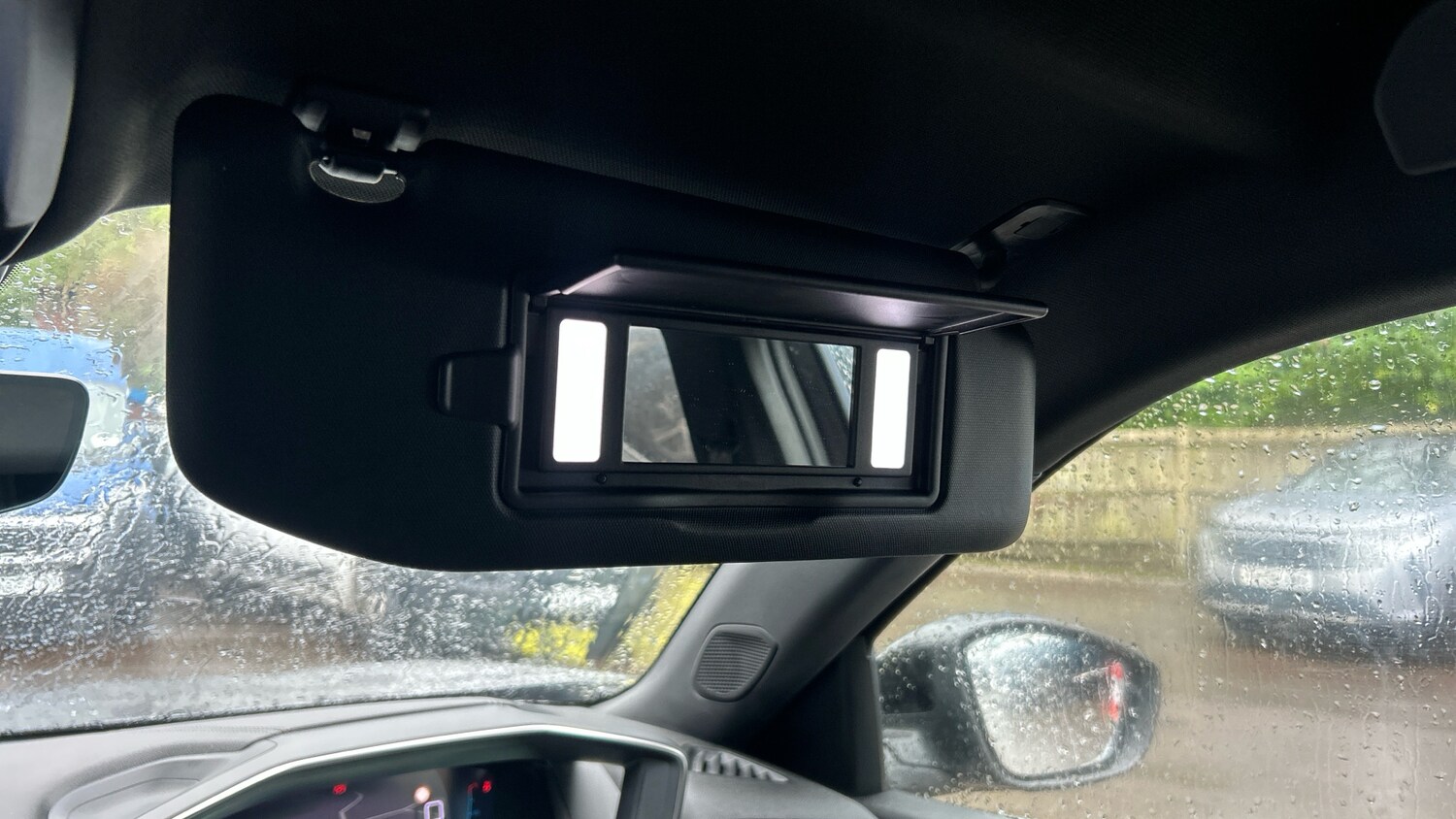 Used Peugeot 2008 2022 for sale - 77218101: Photo 36