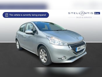 Peugeot - 208