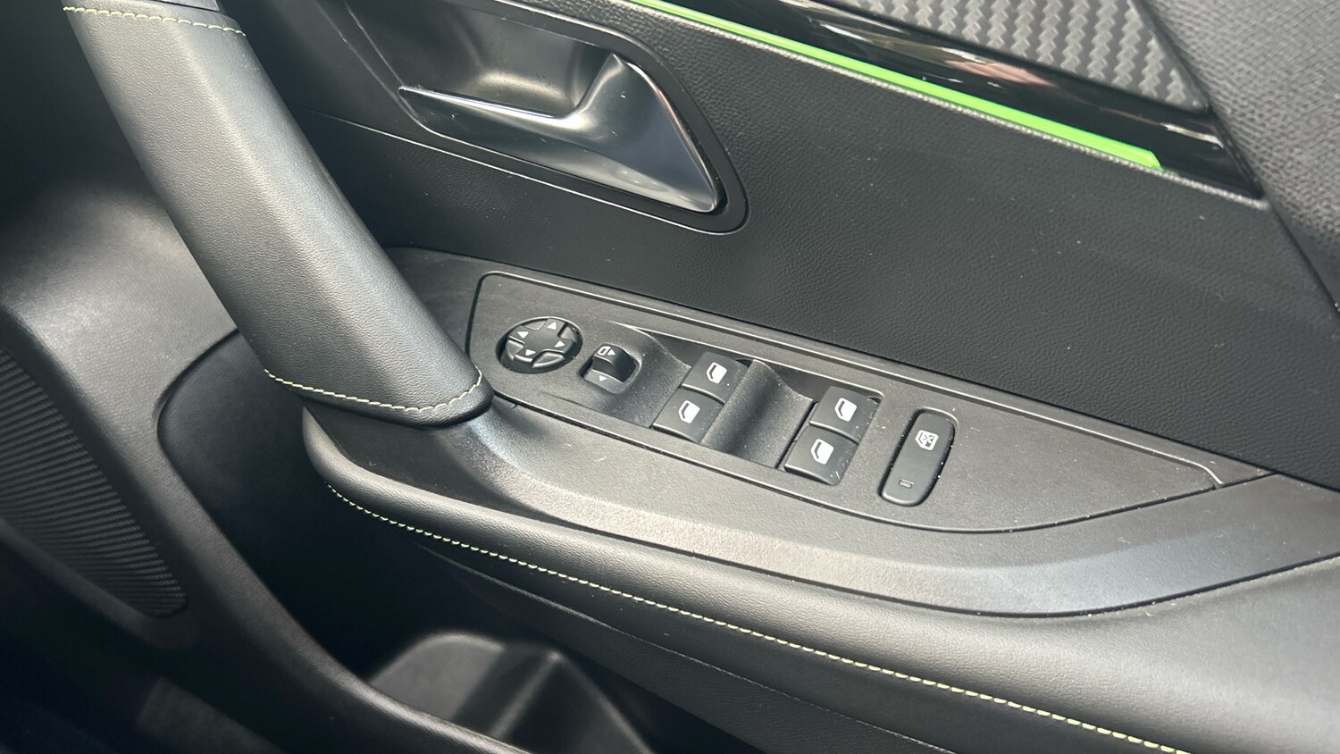 Used Peugeot 2008 2023 for sale - 77239198: Photo 22