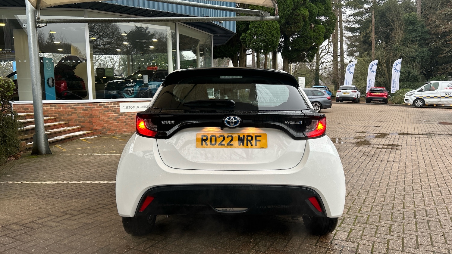 Used Toyota Yaris 2022 for sale - 77145126: Photo 10