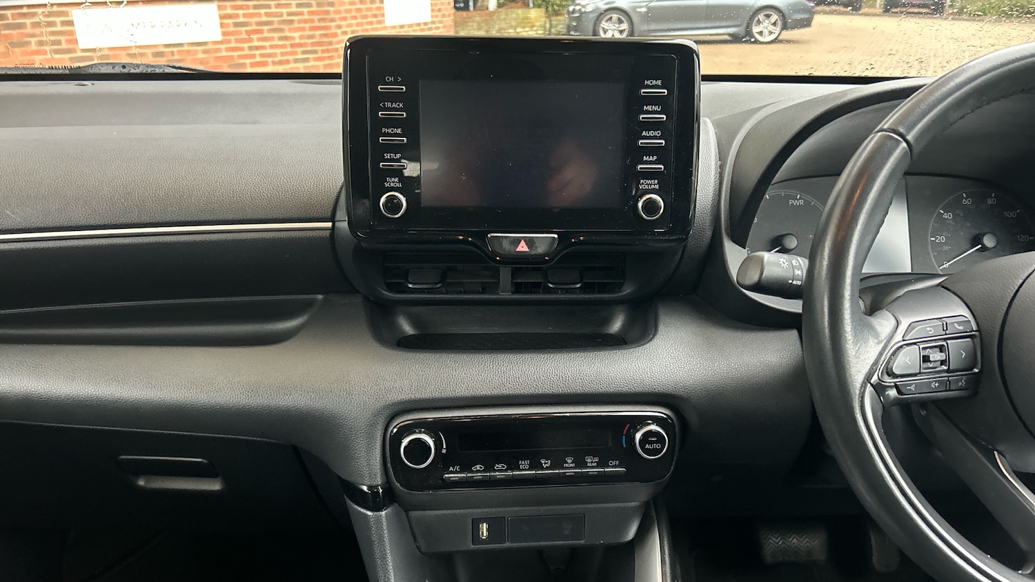 Used Toyota Yaris 2022 for sale - 77145126: Photo 11