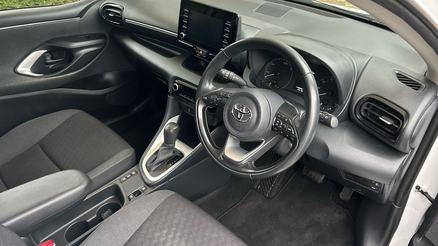 Used Toyota Yaris 2022 for sale - 77145126: Photo 12