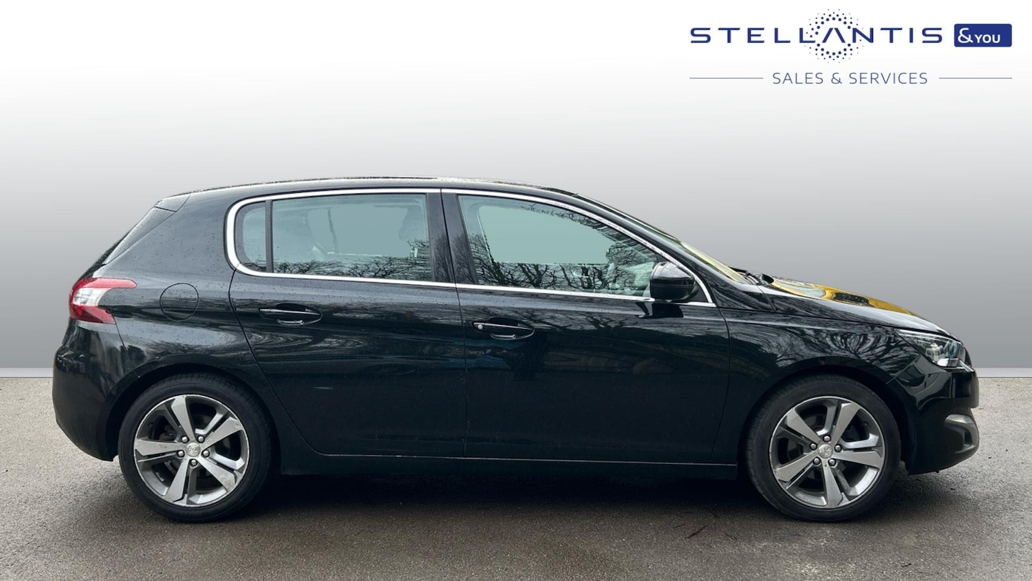 Used Peugeot 308 2017 for sale - 77638045: Photo 2