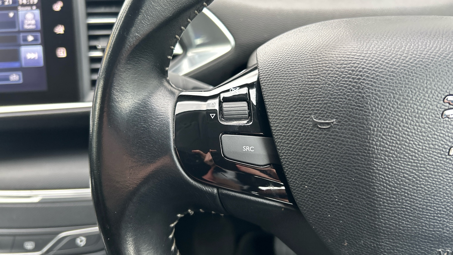 Used Peugeot 308 2017 for sale - 77638045: Photo 23