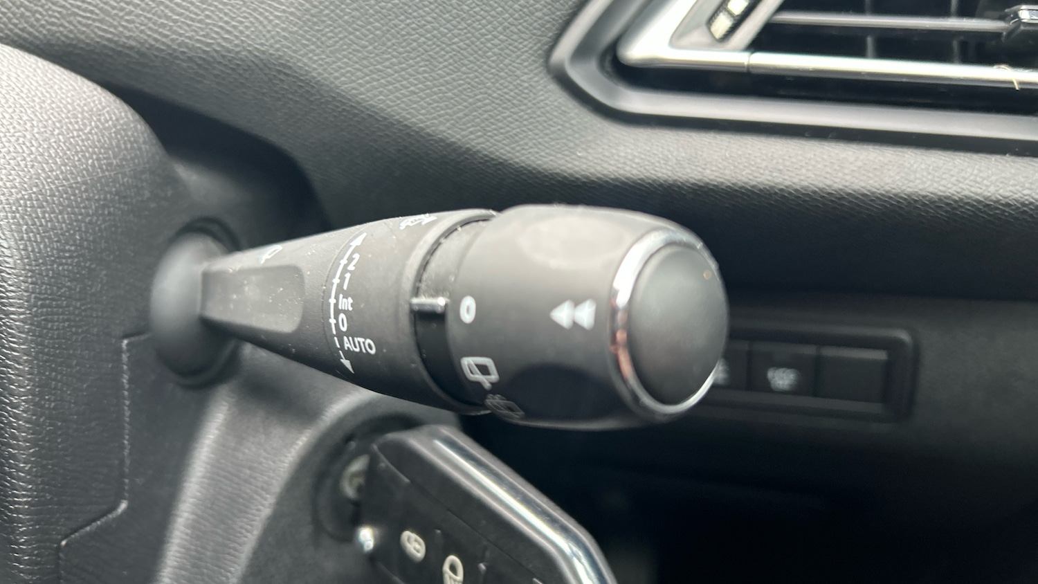 Used Peugeot 308 2017 for sale - 77638045: Photo 28