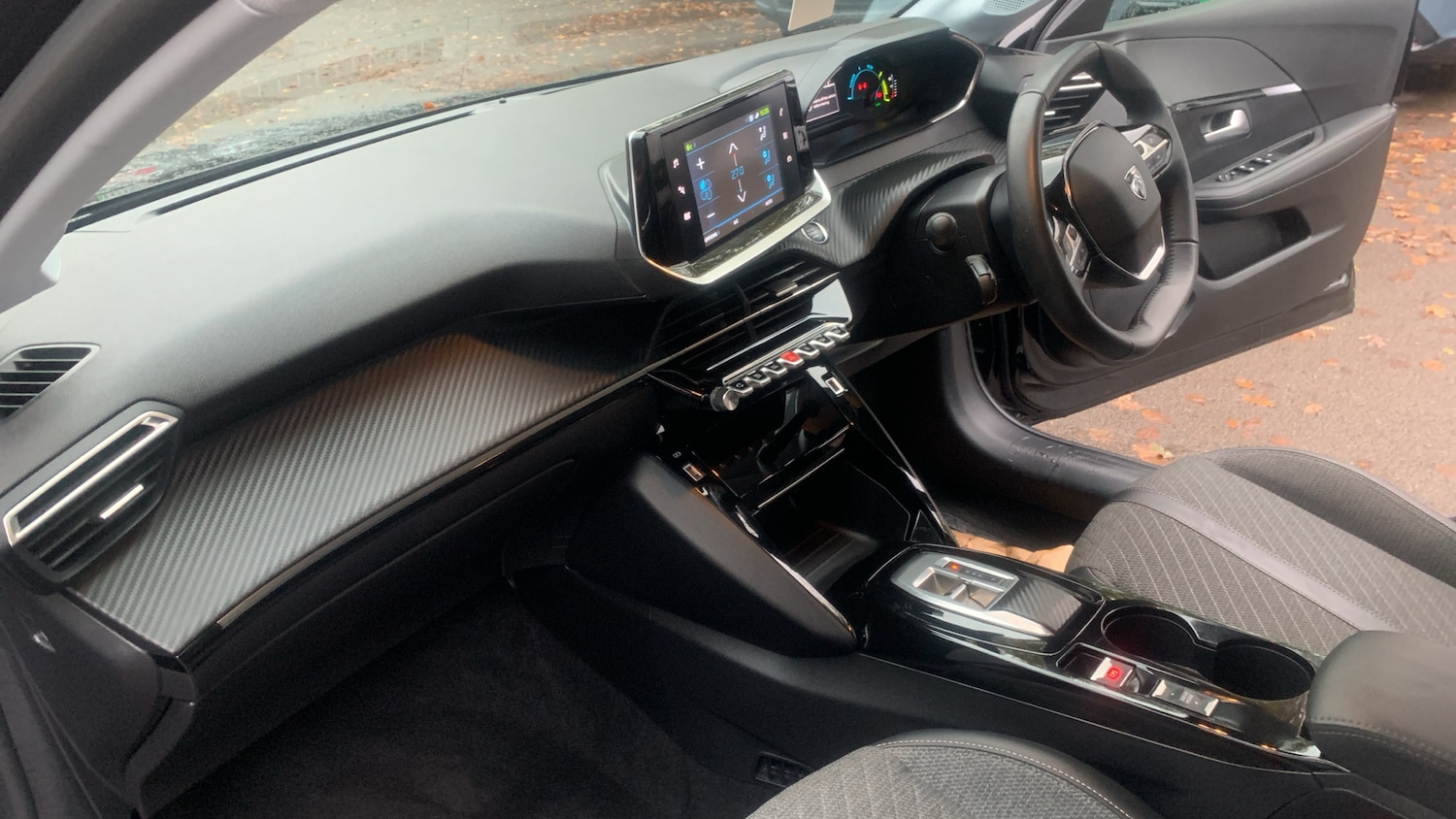 Used Peugeot 208 2024 for sale - 76716101: Photo 12