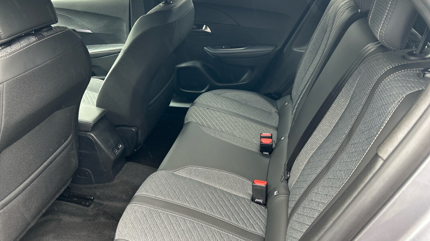 Used Peugeot 2008 2025 for sale - 77569776: Photo 33