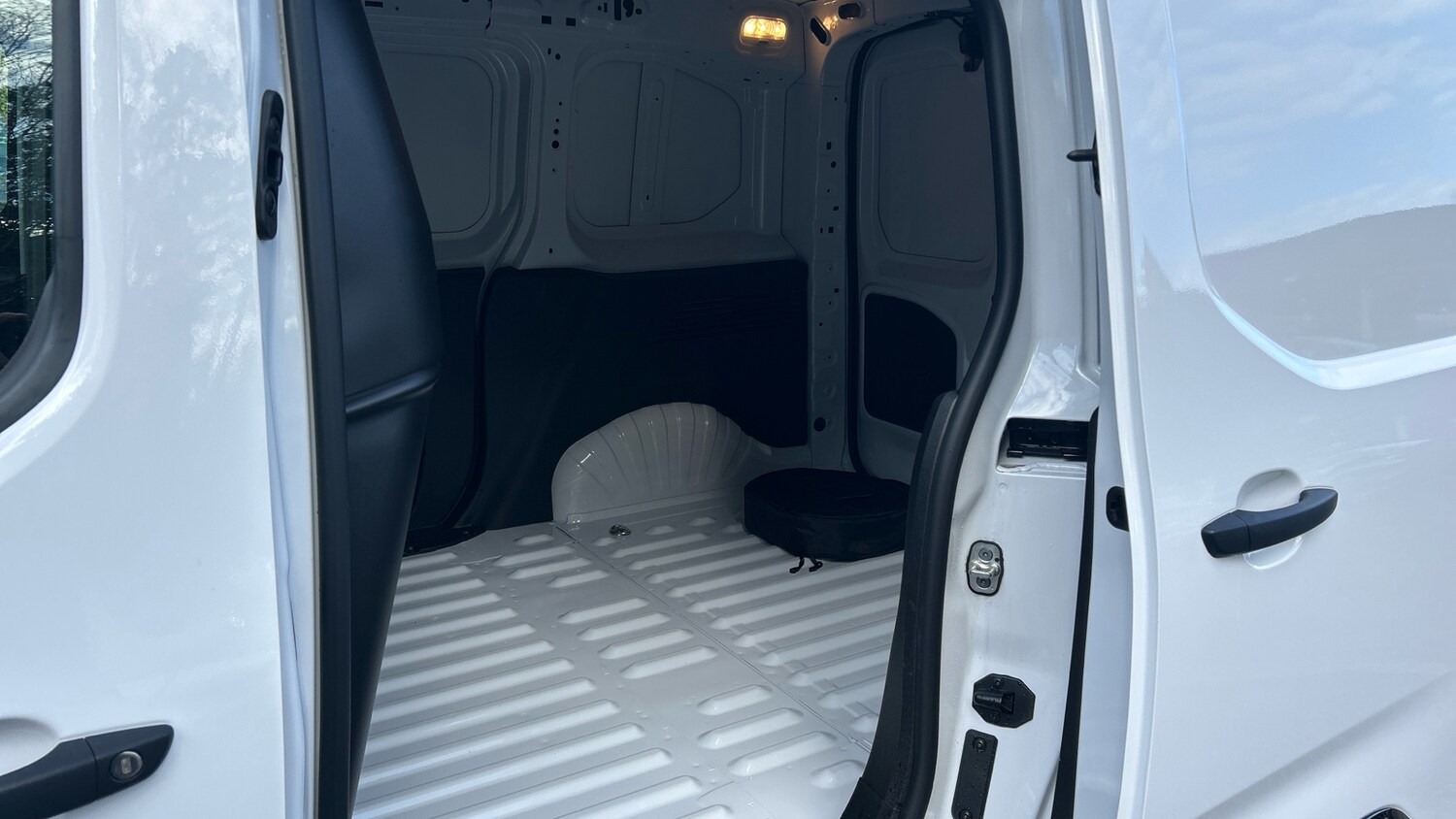 Used Peugeot Partner 2024 for sale - 77427064: Photo 25