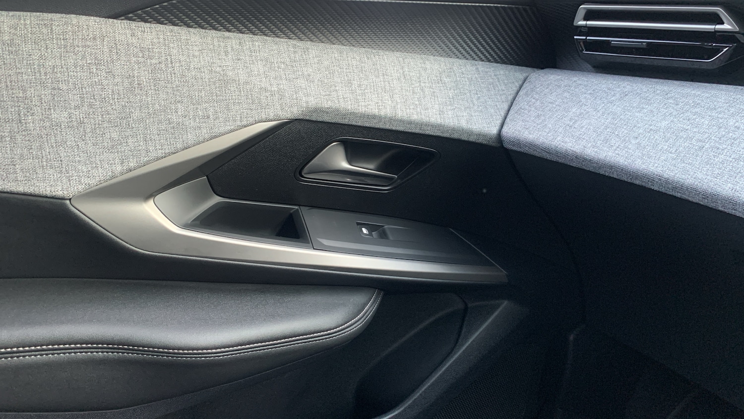 Used Peugeot 3008 2024 for sale - 76574301: Photo 41