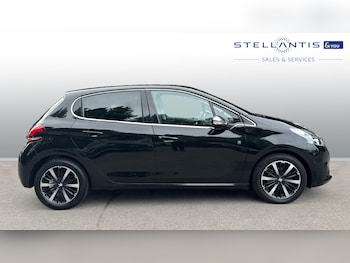 Used Peugeot 208 2018 for sale - 75521465: Photo