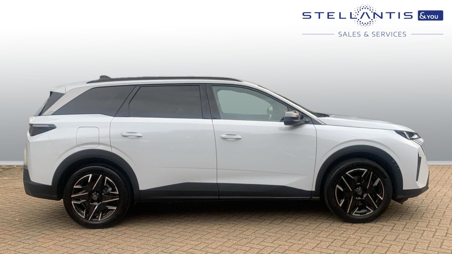 Used Peugeot 5008 2024 for sale - 76241083: Photo 2