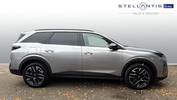 Used Peugeot 5008 2024 for sale - 76296620: Photo 2