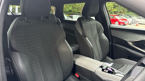 Used Peugeot 5008 2024 for sale - 76296620: Photo 42