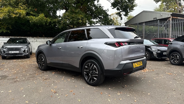 Used Peugeot 5008 2024 for sale - 76296620: Photo 5