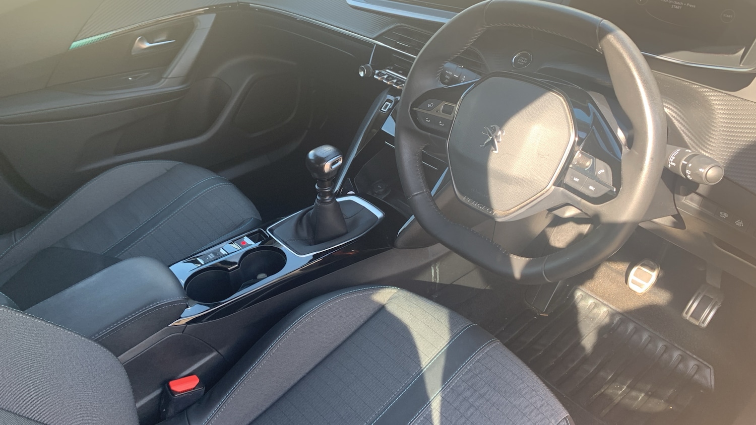 Used Peugeot 2008 2022 for sale - 76659869: Photo 11