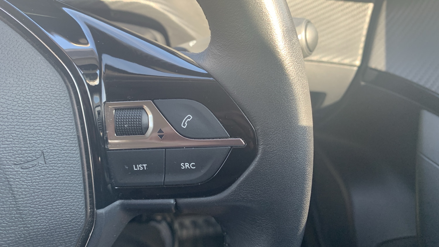 Used Peugeot 2008 2022 for sale - 76659869: Photo 24