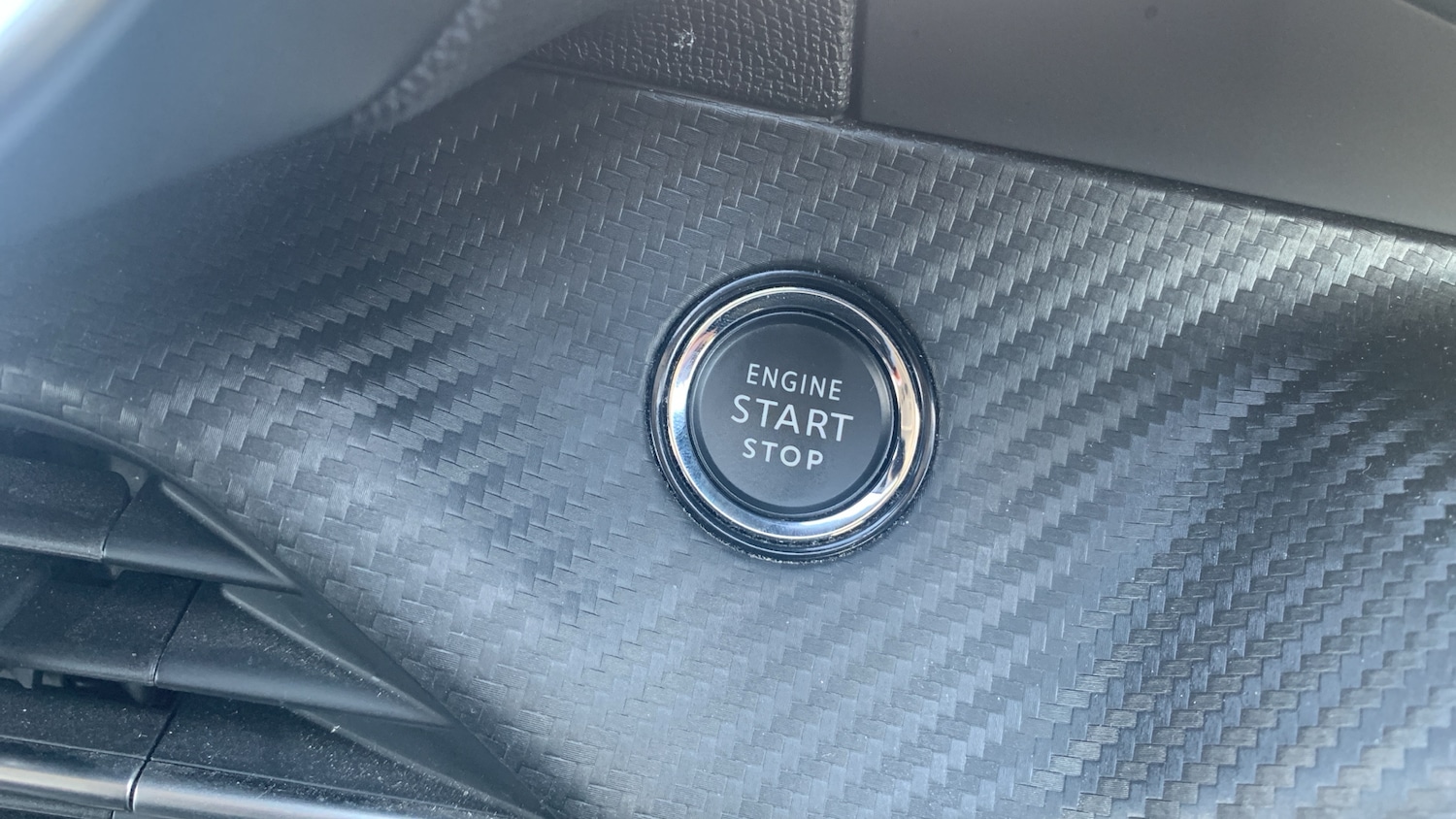 Used Peugeot 2008 2022 for sale - 76659869: Photo 40