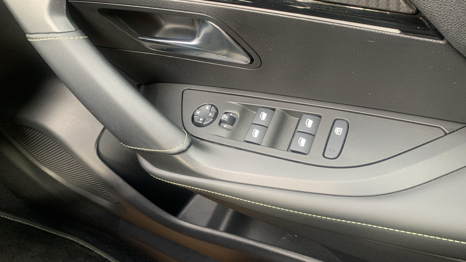 Used Peugeot 2008 2020 for sale - 76260937: Photo 22