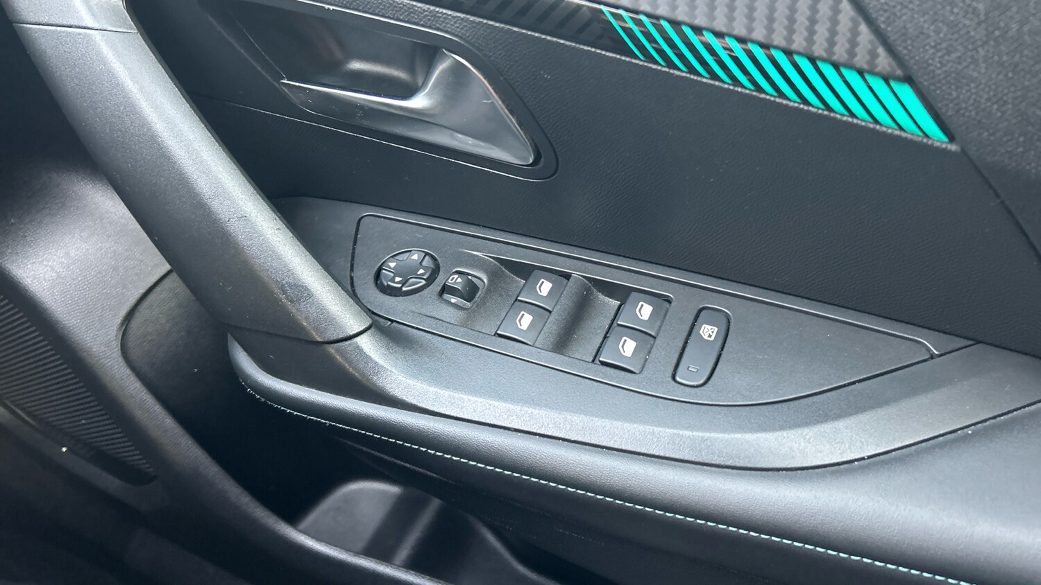 Used Peugeot 2008 2023 for sale - 77613599: Photo 22