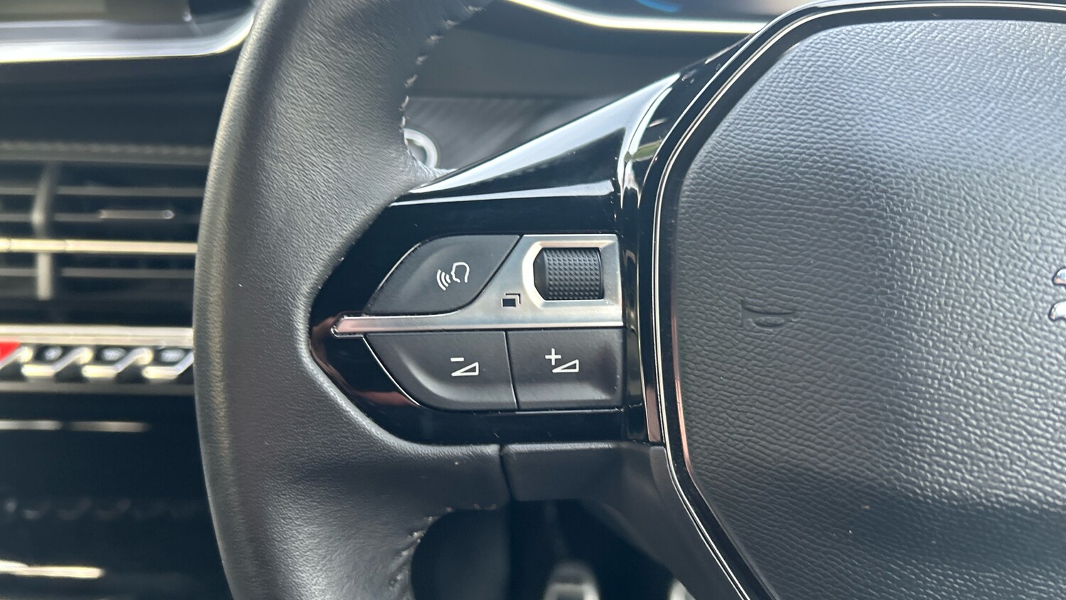 Used Peugeot 2008 2023 for sale - 77613599: Photo 23