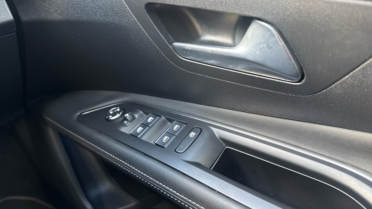 Used Peugeot 3008 2021 for sale - 76086020: Photo 22