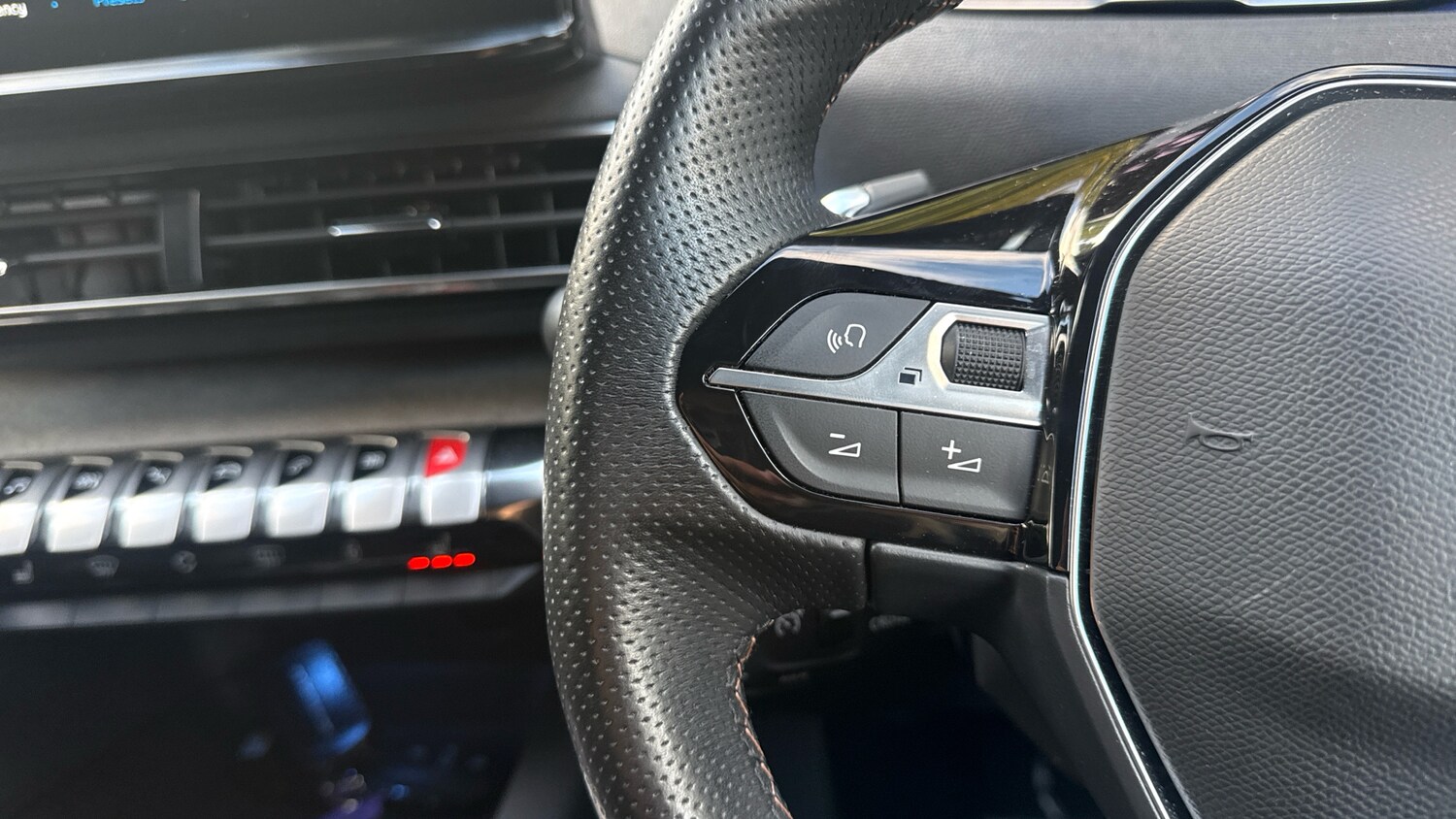 Used Peugeot 3008 2021 for sale - 76086020: Photo 23