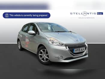 Used Peugeot 208 2015 for sale - 79875529: Photo