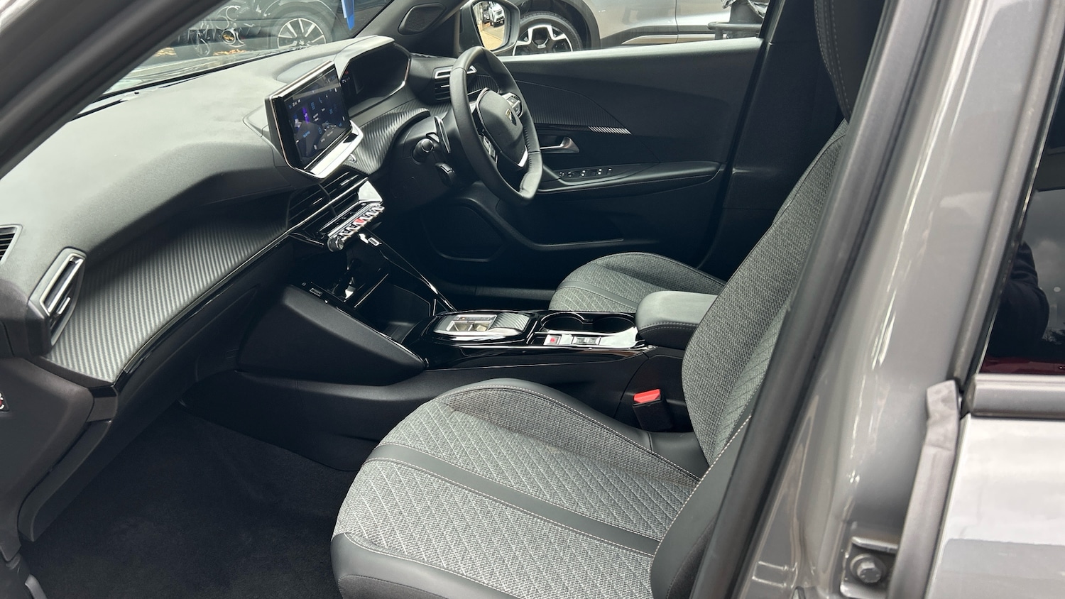 Used Peugeot 2008 2024 for sale - 76241058: Photo 12