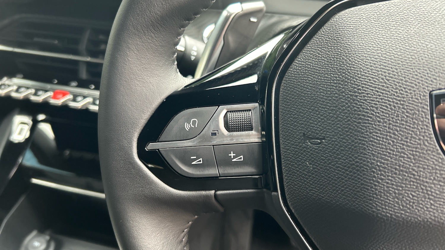 Used Peugeot 2008 2024 for sale - 76241058: Photo 23