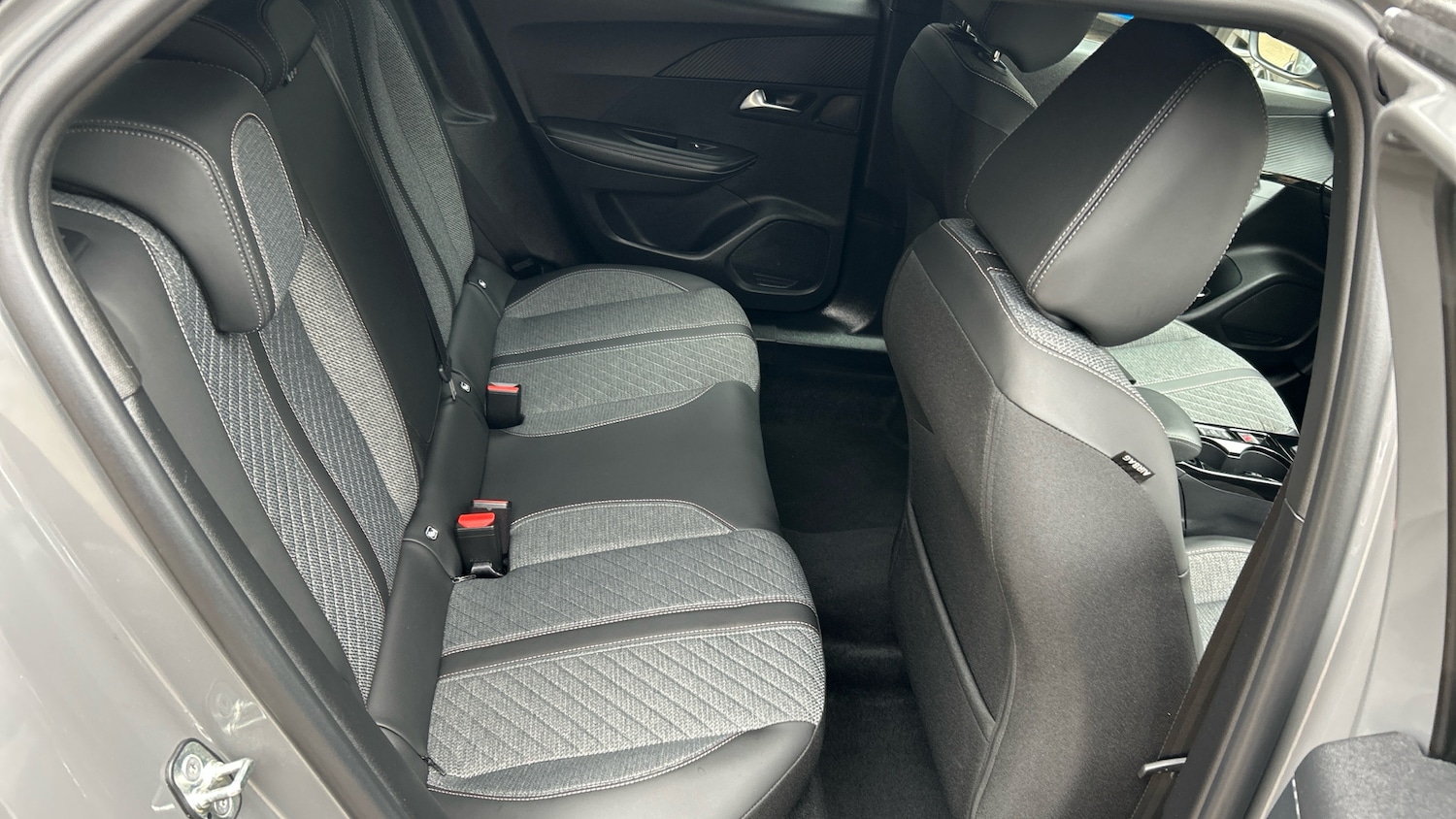 Used Peugeot 2008 2024 for sale - 76241058: Photo 33