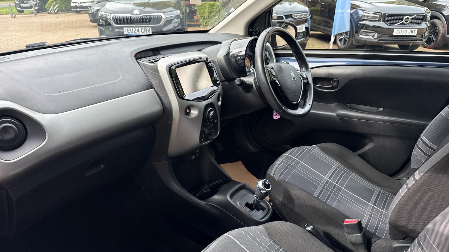 Used Peugeot 108 2017 for sale - 76043894: Photo 12