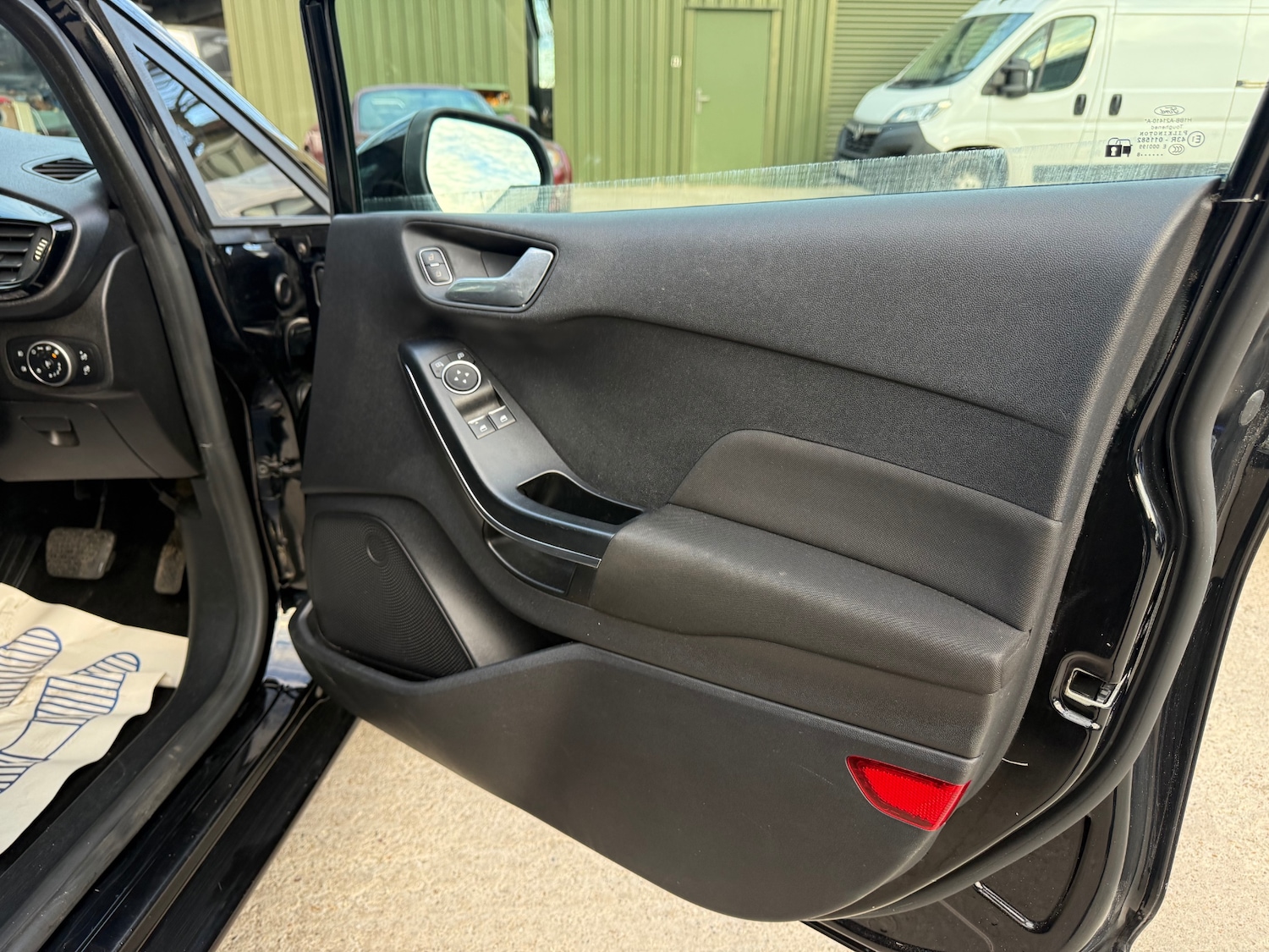 Used Ford Fiesta 2018 for sale - 77821826: Photo 31