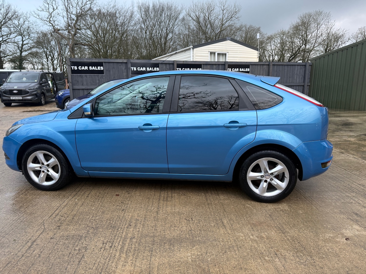 Used Ford Focus 2010 for sale - 77607842: Photo 10