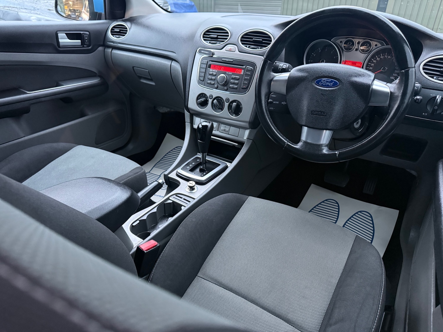 Used Ford Focus 2010 for sale - 77607842: Photo 24