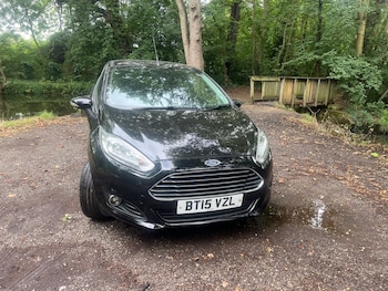 2015 (15) - 1.0 EcoBoost Titanium 3dr