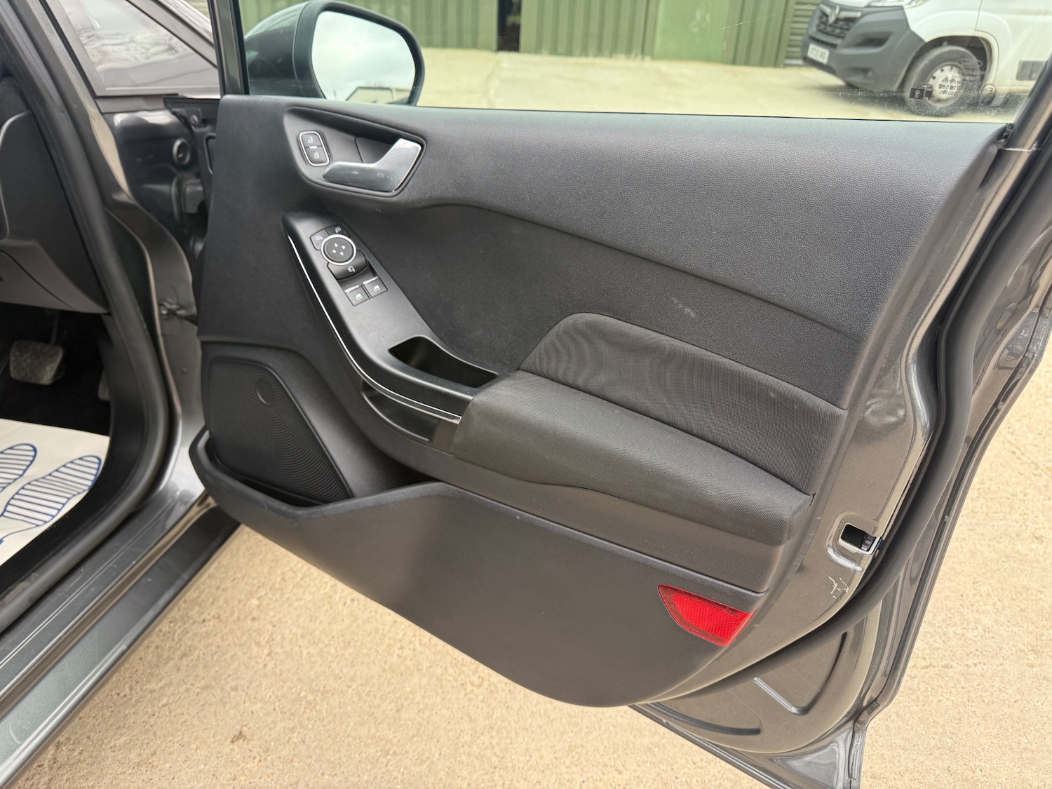 Used Ford Fiesta 2017 for sale - 77845409: Photo 32