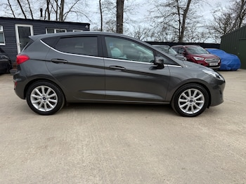 Used Ford Fiesta 2017 for sale - 77845409: Photo